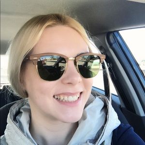 Meet your Posher, Olena